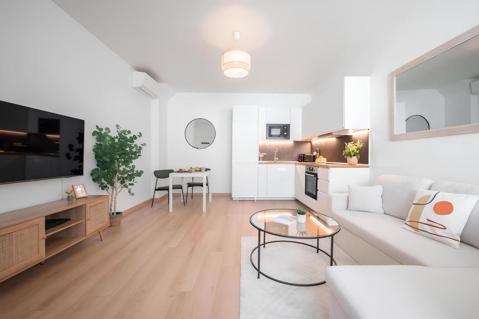 Cozy Appartement Plein Centre, Proche Gare/Plage Menton Eksteriør bilde